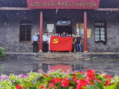 不忘初心，牢記使命 --天虹彩印開展“迎七一”黨建主題活動